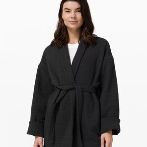 Lululemon Serene travels wrap NWOT